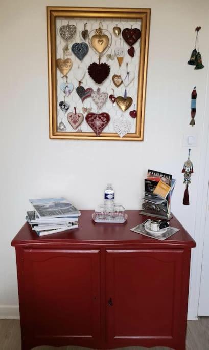 Les Abelias Bed & Breakfast Hauterive  Bagian luar foto