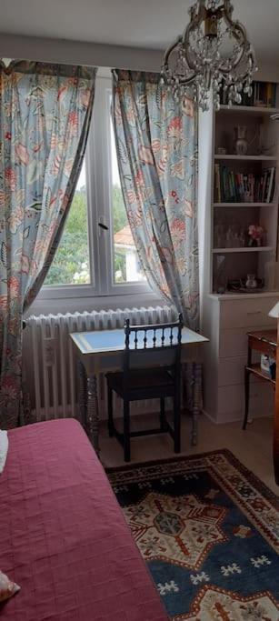 Les Abelias Bed & Breakfast Hauterive  Bagian luar foto